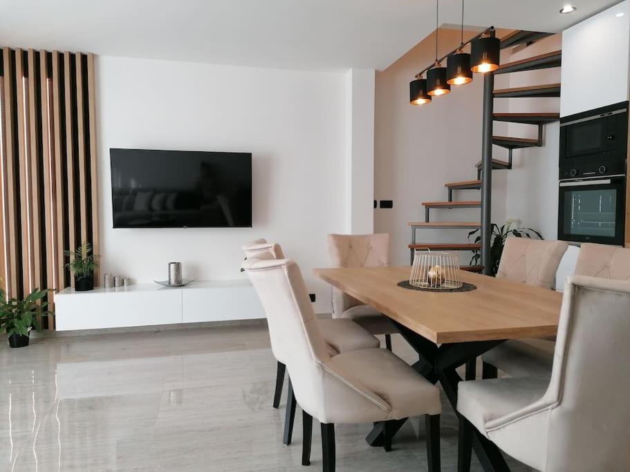 Max !!!! Apartman Omiš